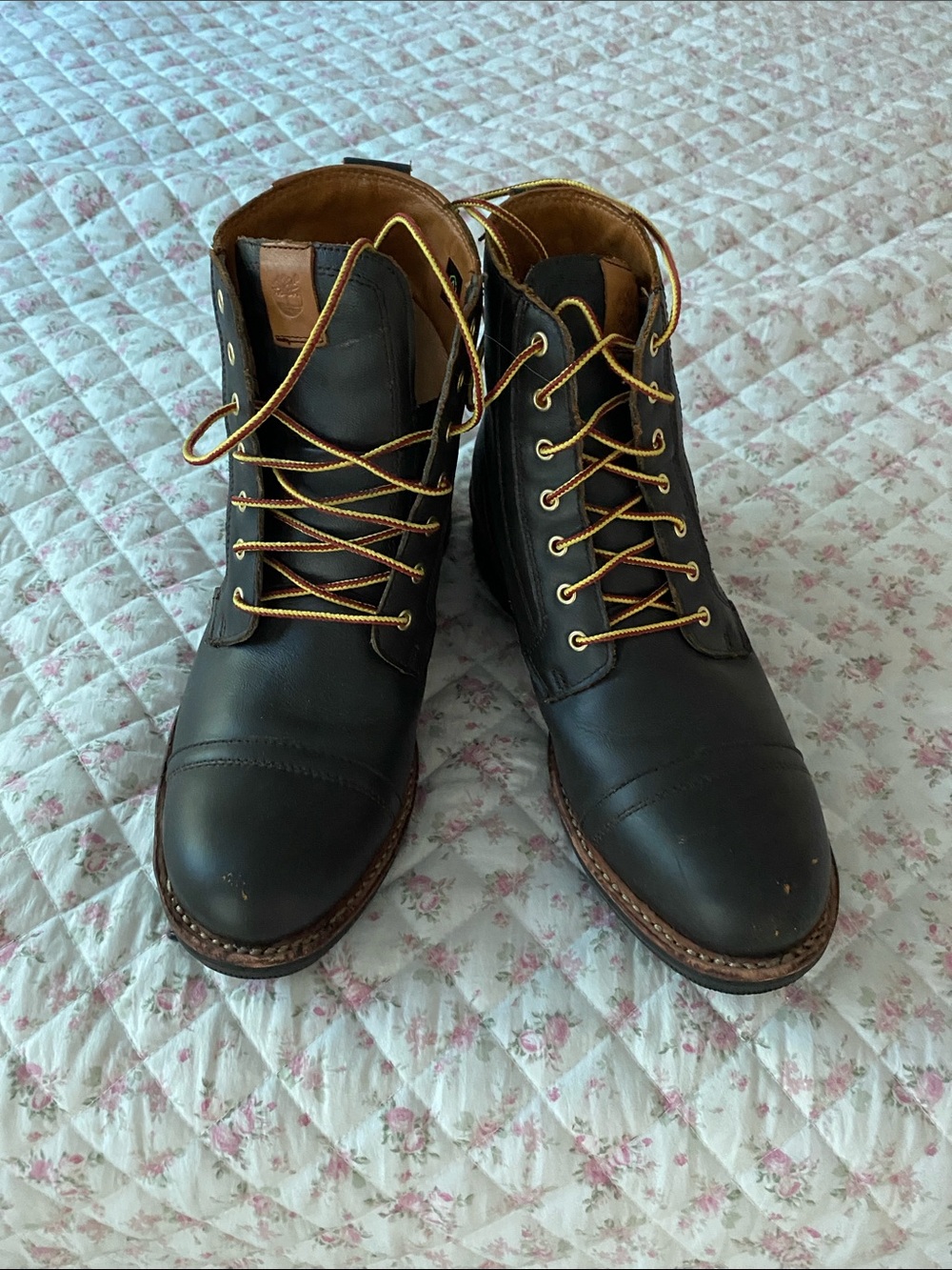 Timberland Black Leather Lace-Up Cap-Toe Boots with Tan Accents